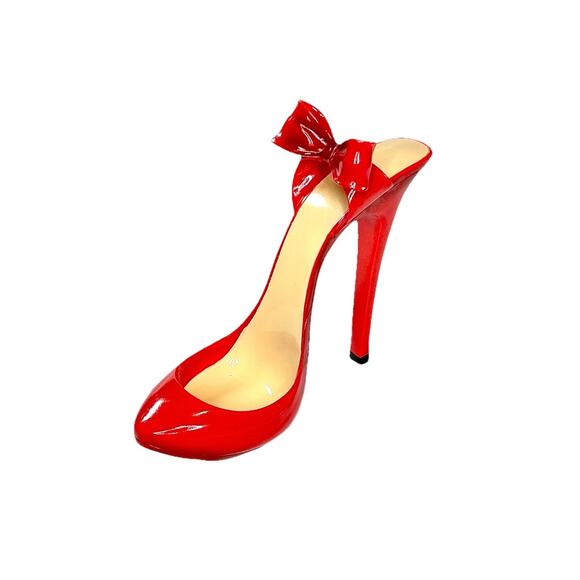 Classic Red High Heel Bow Tie Stiletto Decorative Wine Bottle Holder - Picture 1 of 6